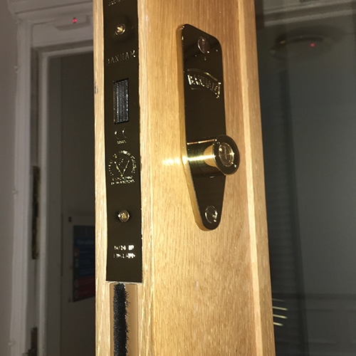 Locksmiths in London lock6